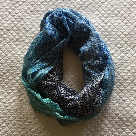 Women’s scarf - Picture 4 of 4